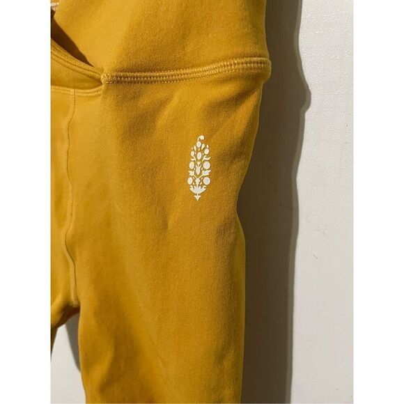 Free People Shorts Free People Movement Heart Rate Yellow Women’s XS - Picture 2 of 5